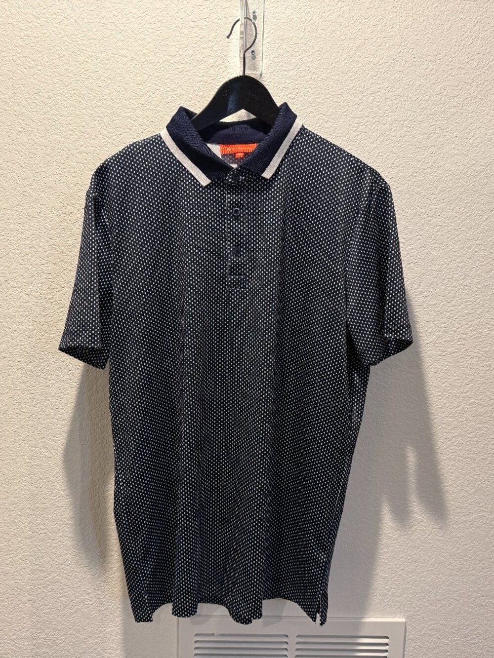 Redvanly Golf Polo Mens Medium (NWOT)